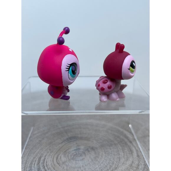 Littlest Pet Shop #2689 Red Pink G4 Ladybug Blue Star Eyes #1474 Ladybug 2008 - Picture 2 of 6